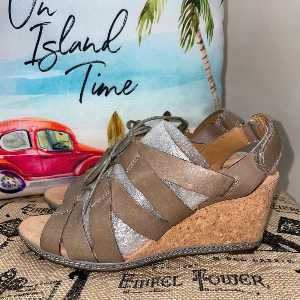 Clarks Collection Helio Mindin Sage Leather Wedge Sandals Size 9 - Picture 4 of 14